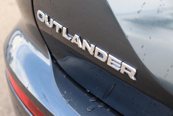 2025 Mitsubishi Outlander Exceed Tourer