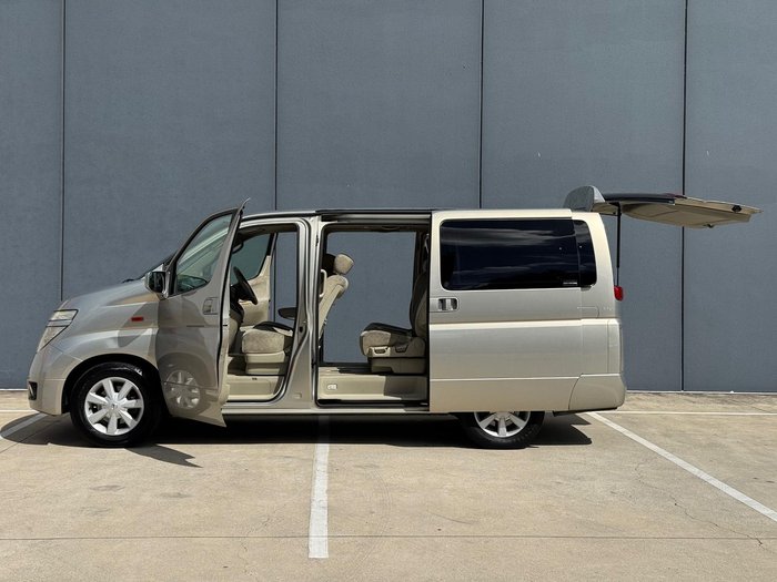 2002 Nissan Elgrand Rider S E51 Gold