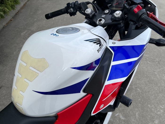 2015 Honda CBR300R