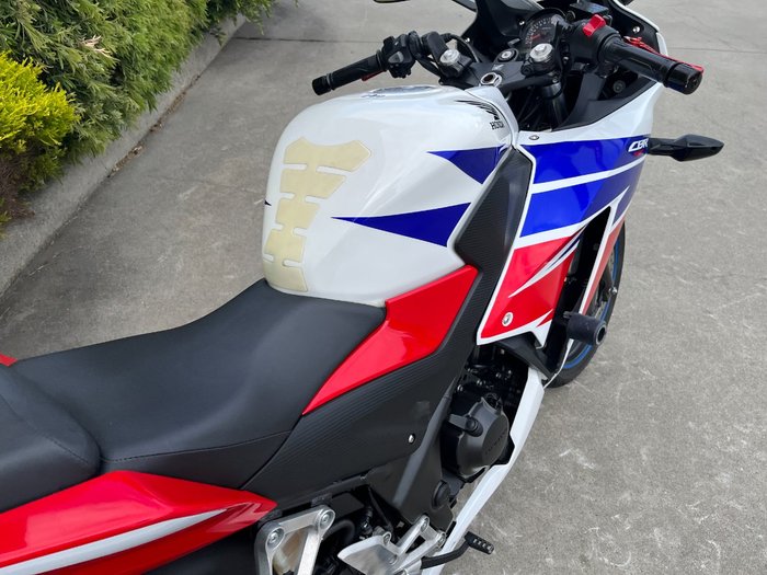 2015 Honda CBR300R
