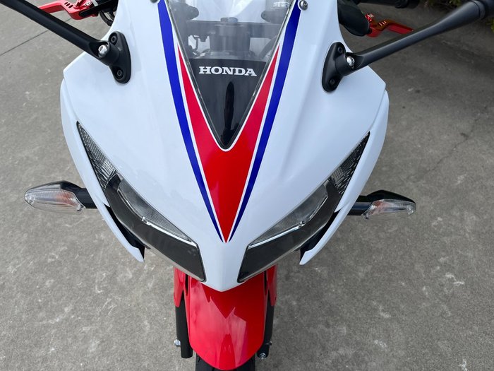 2015 Honda CBR300R