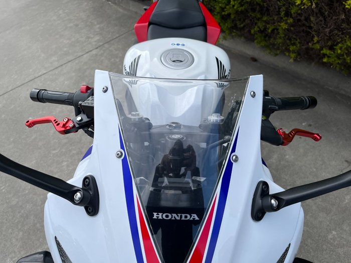 2015 Honda CBR300R