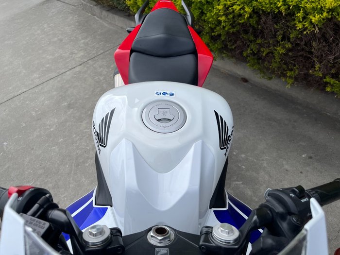 2015 Honda CBR300R