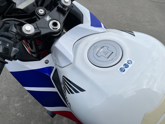 2015 Honda CBR300R