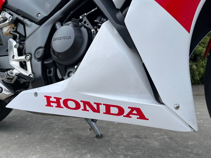 2015 Honda CBR300R