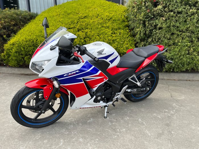 2015 Honda CBR300R