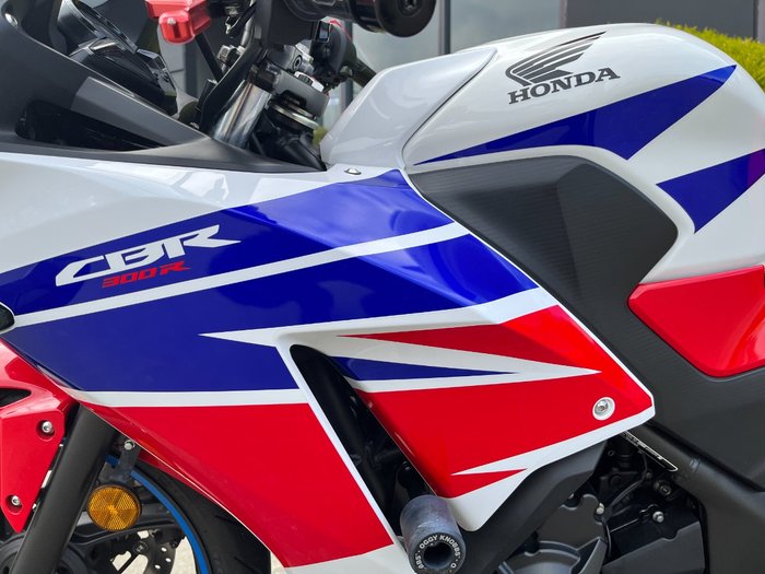 2015 Honda CBR300R