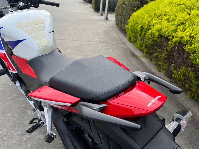 2015 Honda CBR300R