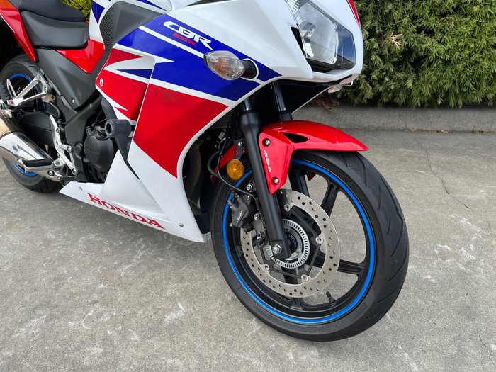 2015 Honda CBR300R