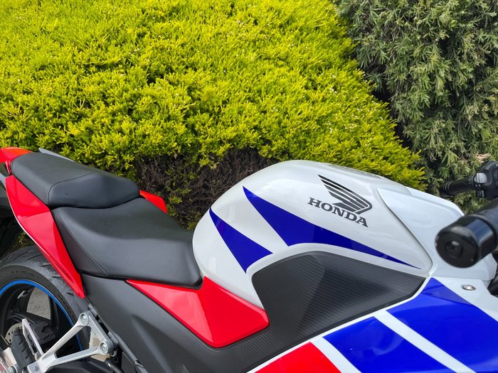 2015 Honda CBR300R