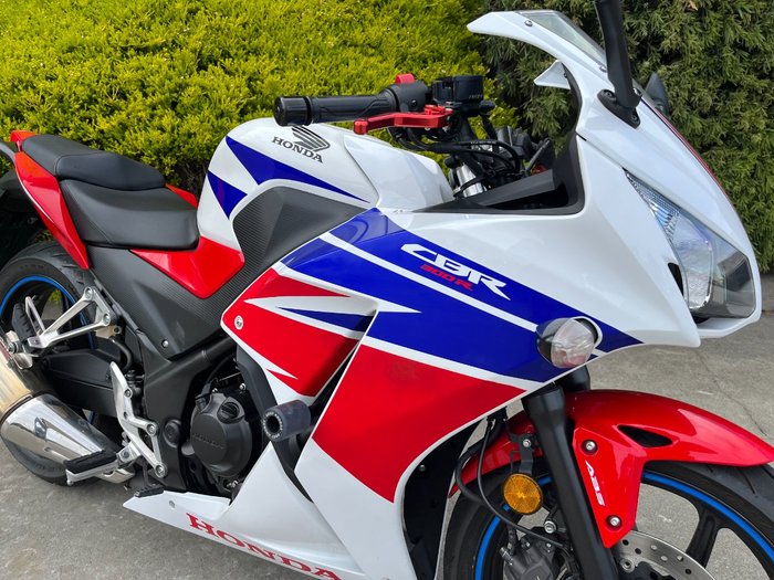 2015 Honda CBR300R