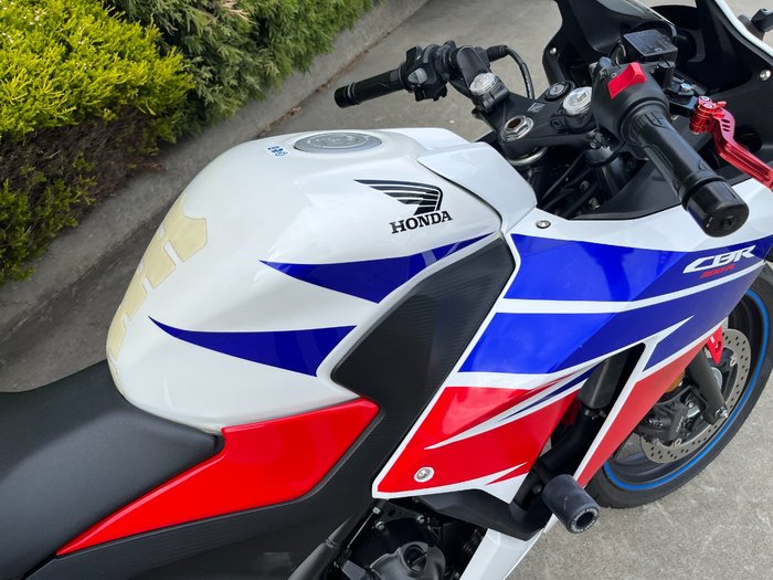 2015 Honda CBR300R