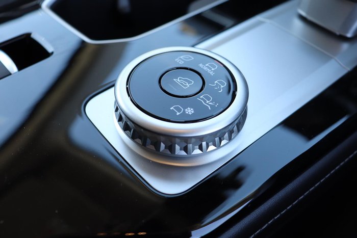 2025 Mitsubishi Outlander ES