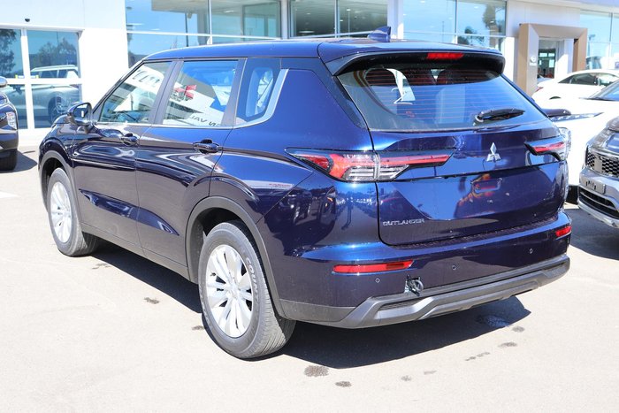 2025 Mitsubishi Outlander ES