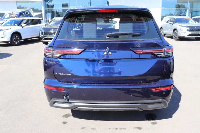 2025 Mitsubishi Outlander ES