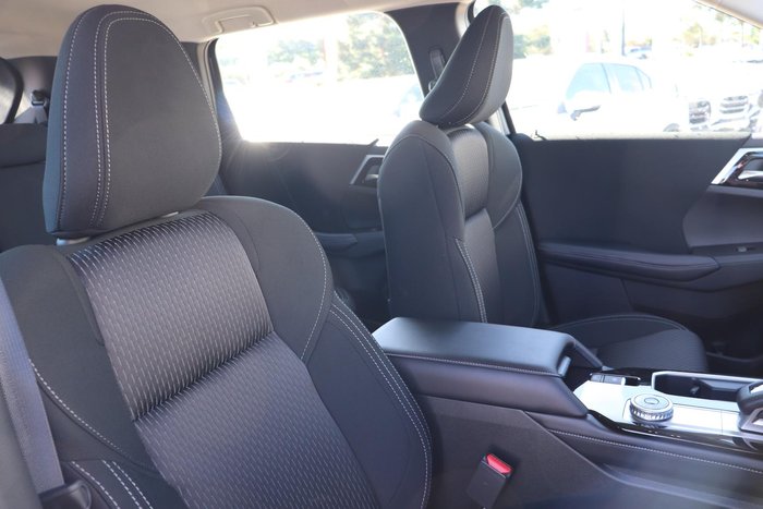 2025 Mitsubishi Outlander ES