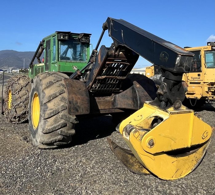 2011 John Deere 748H Green