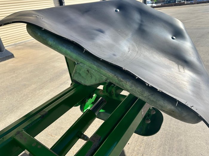 0 McHale 991 Be Round Bale Wrapper