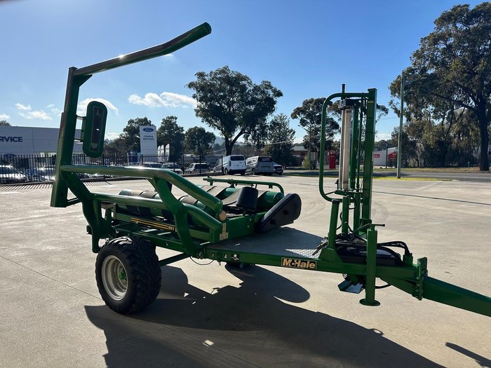 0 McHale 991 Be Round Bale Wrapper