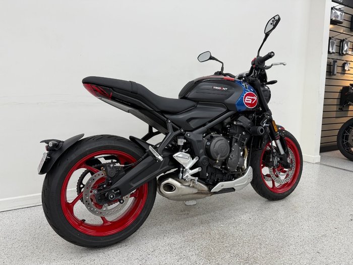 2026 Triumph 2026 Triumph 660CC Trident Triple Tribute FP BLUE/BLACK