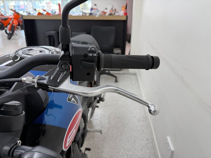 2026 Triumph 2026 Triumph 660CC Trident Triple Tribute FP BLUE/BLACK
