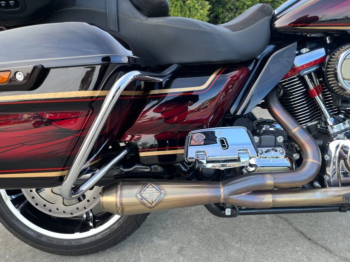 2023 HARLEY-DAVIDSON FLTRKSE CVO ROAD GLIDE LTD 117 Gold Dip