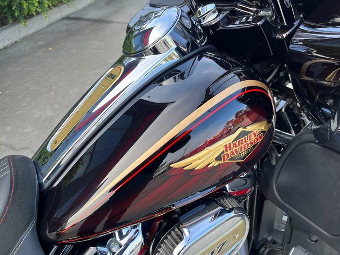 2023 HARLEY-DAVIDSON FLTRKSE CVO ROAD GLIDE LTD 117 Gold Dip