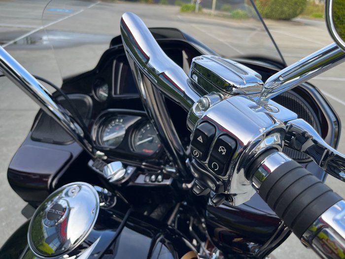 2023 HARLEY-DAVIDSON FLTRKSE CVO ROAD GLIDE LTD 117 Gold Dip