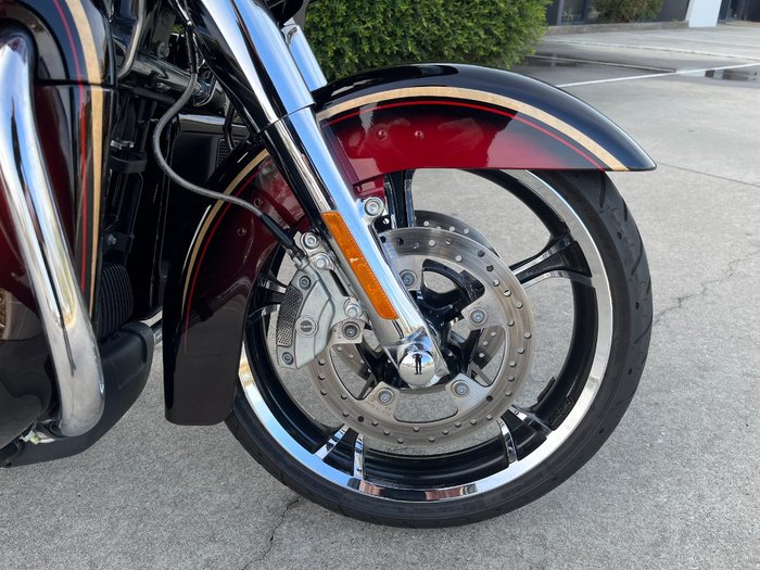 2023 HARLEY-DAVIDSON FLTRKSE CVO ROAD GLIDE LTD 117 Gold Dip