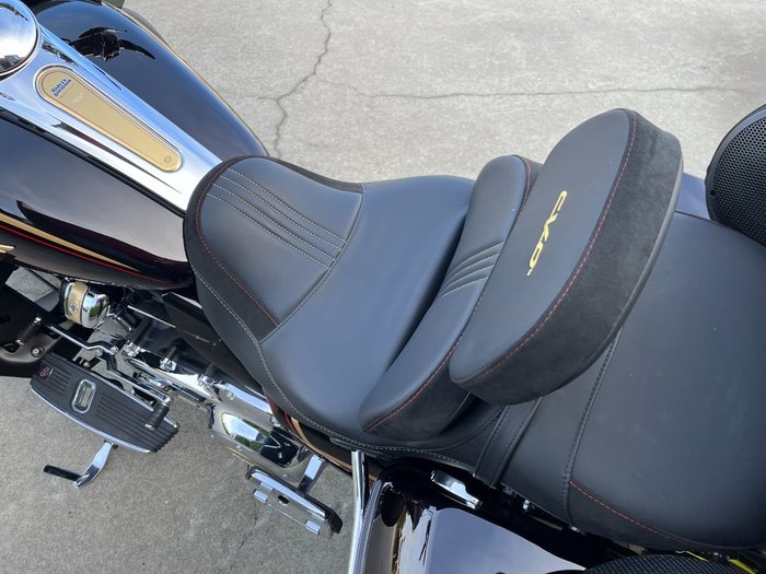 2023 HARLEY-DAVIDSON FLTRKSE CVO ROAD GLIDE LTD 117 Gold Dip