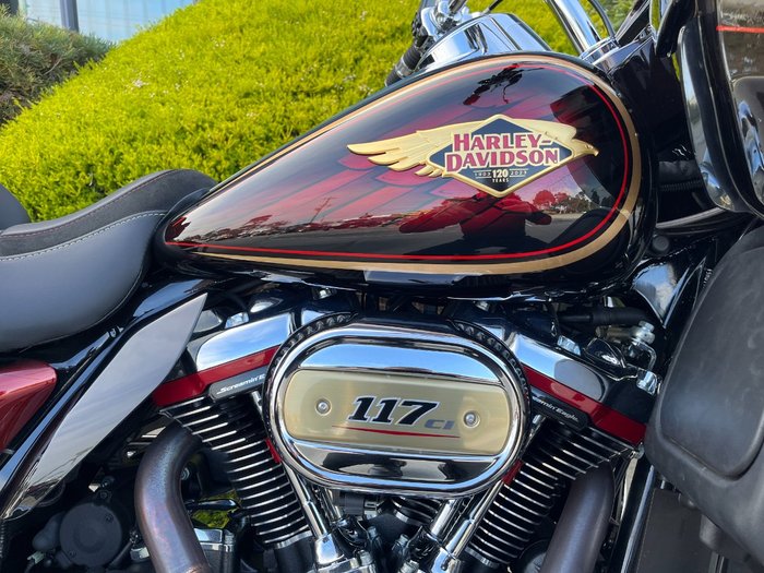 2023 HARLEY-DAVIDSON FLTRKSE CVO ROAD GLIDE LTD 117 Gold Dip