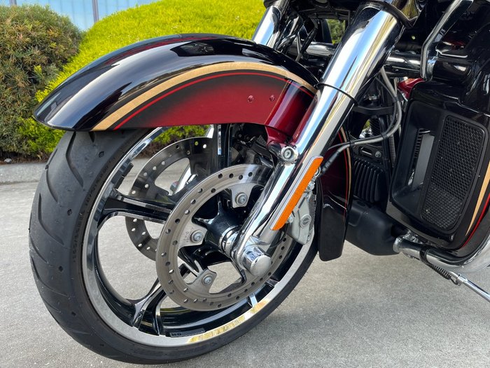 2023 HARLEY-DAVIDSON FLTRKSE CVO ROAD GLIDE LTD 117 Gold Dip