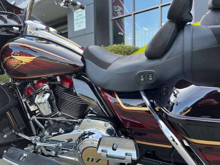 2023 HARLEY-DAVIDSON FLTRKSE CVO ROAD GLIDE LTD 117 Gold Dip