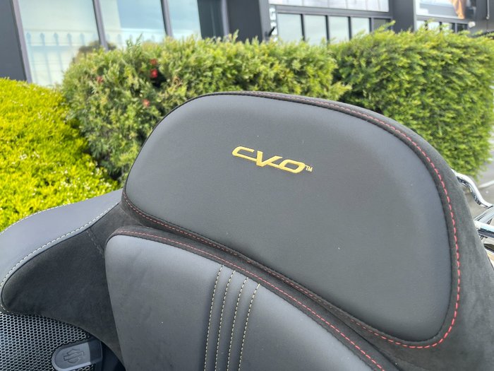 2023 HARLEY-DAVIDSON FLTRKSE CVO ROAD GLIDE LTD 117 Gold Dip
