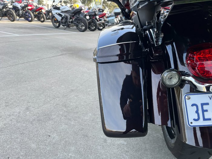 2023 HARLEY-DAVIDSON FLTRKSE CVO ROAD GLIDE LTD 117 Gold Dip