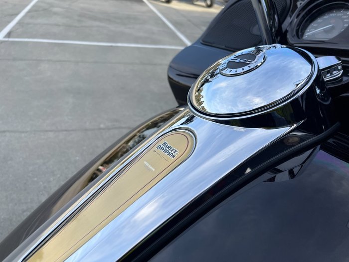 2023 HARLEY-DAVIDSON FLTRKSE CVO ROAD GLIDE LTD 117 Gold Dip
