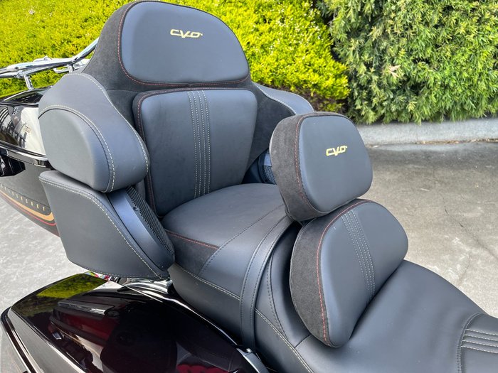 2023 HARLEY-DAVIDSON FLTRKSE CVO ROAD GLIDE LTD 117 Gold Dip