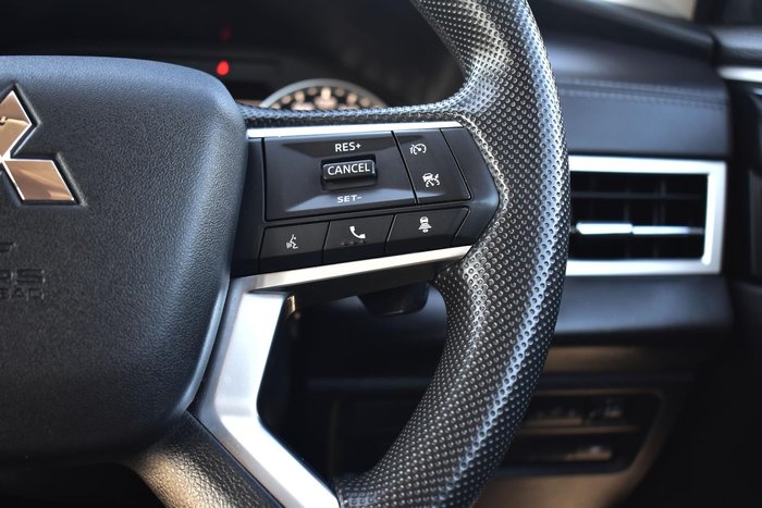 2024 Mitsubishi Outlander ES ZM MY24 White