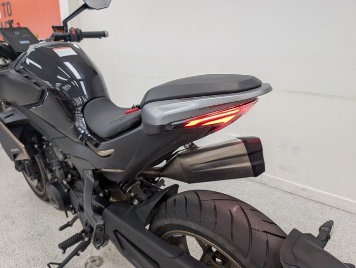 2024 CFMOTO 2024 Cf Moto 800CC 800NK ADVANCED Black