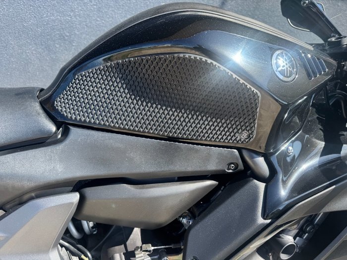 2023 Yamaha YZF-R7LA BLACK