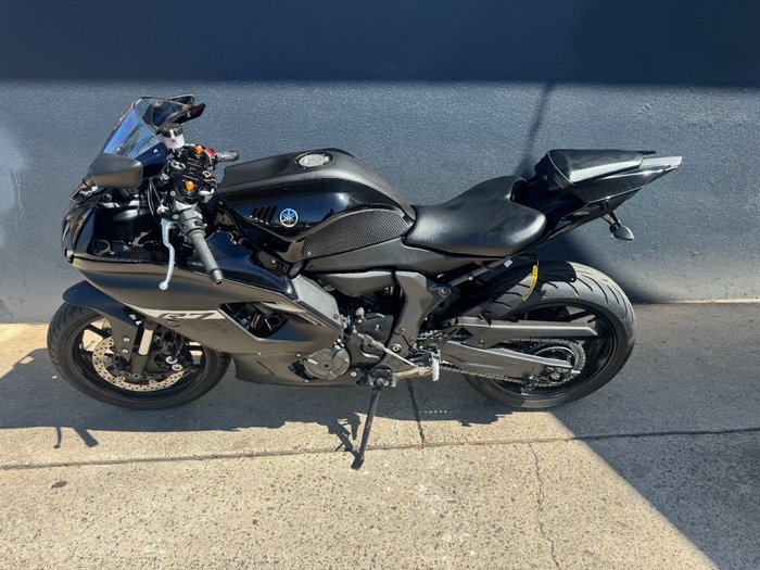 2023 Yamaha YZF-R7LA BLACK