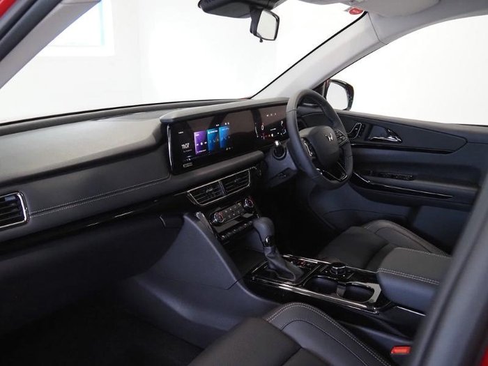 2025 Mahindra XUV700 AX7L