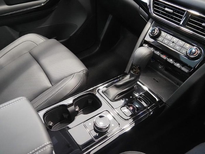 2025 Mahindra XUV700 AX7L