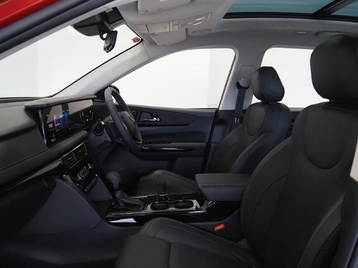 2025 Mahindra XUV700 AX7L