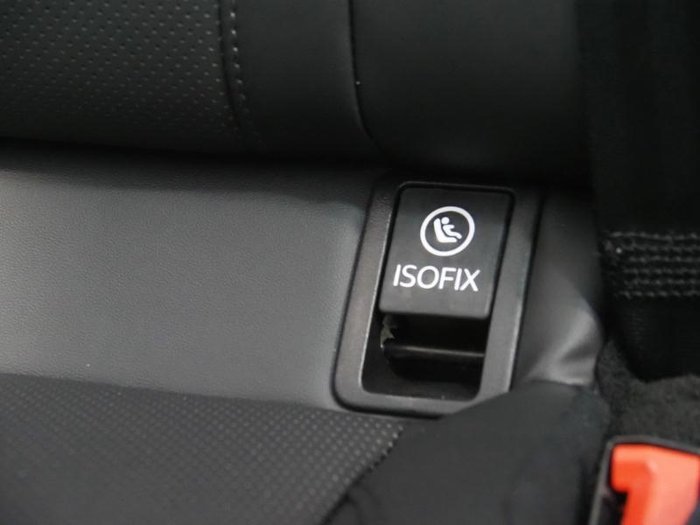 2025 Mahindra XUV700 AX7L