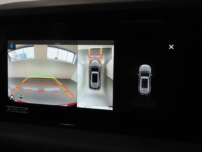 2025 Mahindra XUV700 AX7L