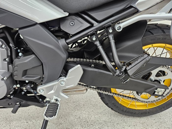 2025 CFMOTO MT White