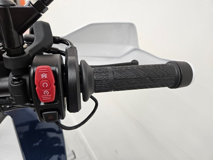 2025 CFMOTO MT White