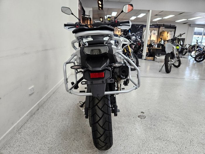 2025 CFMOTO MT White