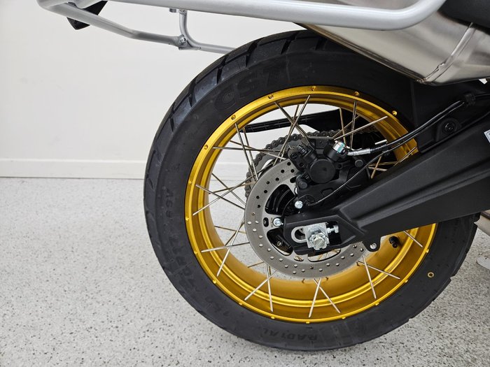 2025 CFMOTO MT White